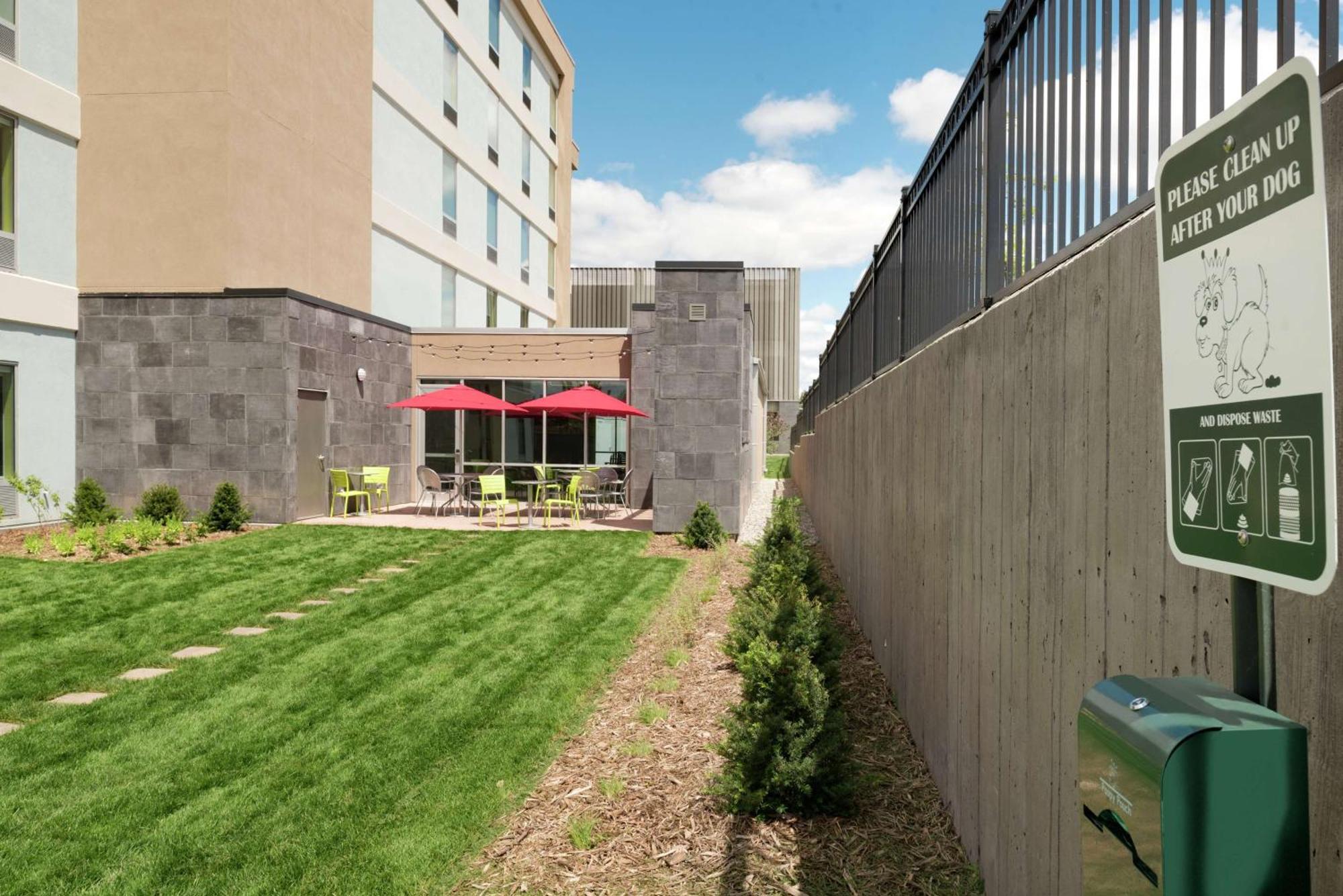 Home2 Suites By Hilton Roseville Minneapolis Exterior photo